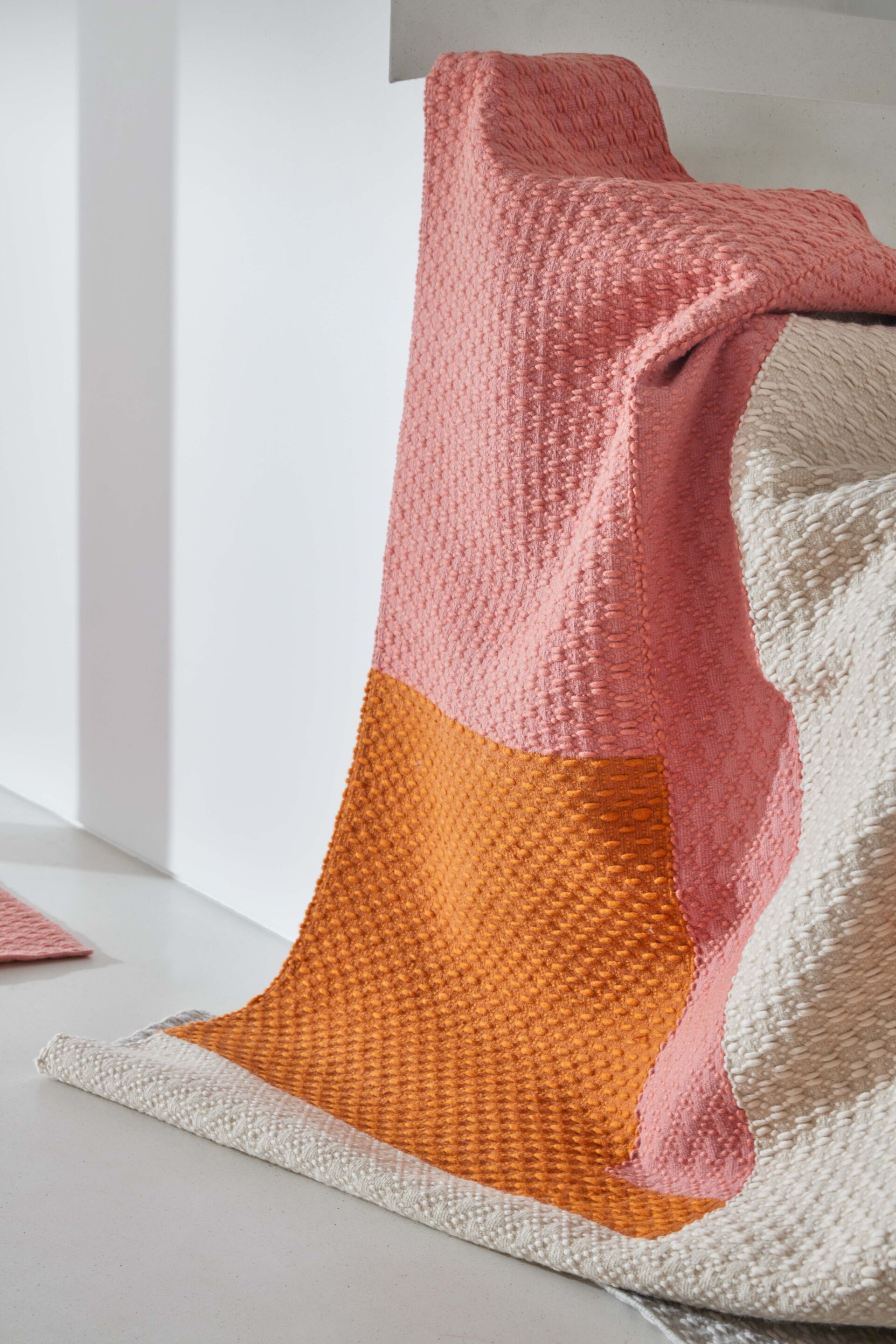 Квадратный шерстяной ковер GAN WEAVE SPACE HOPPER ORANGE ARCH-00072916 - Вид №5