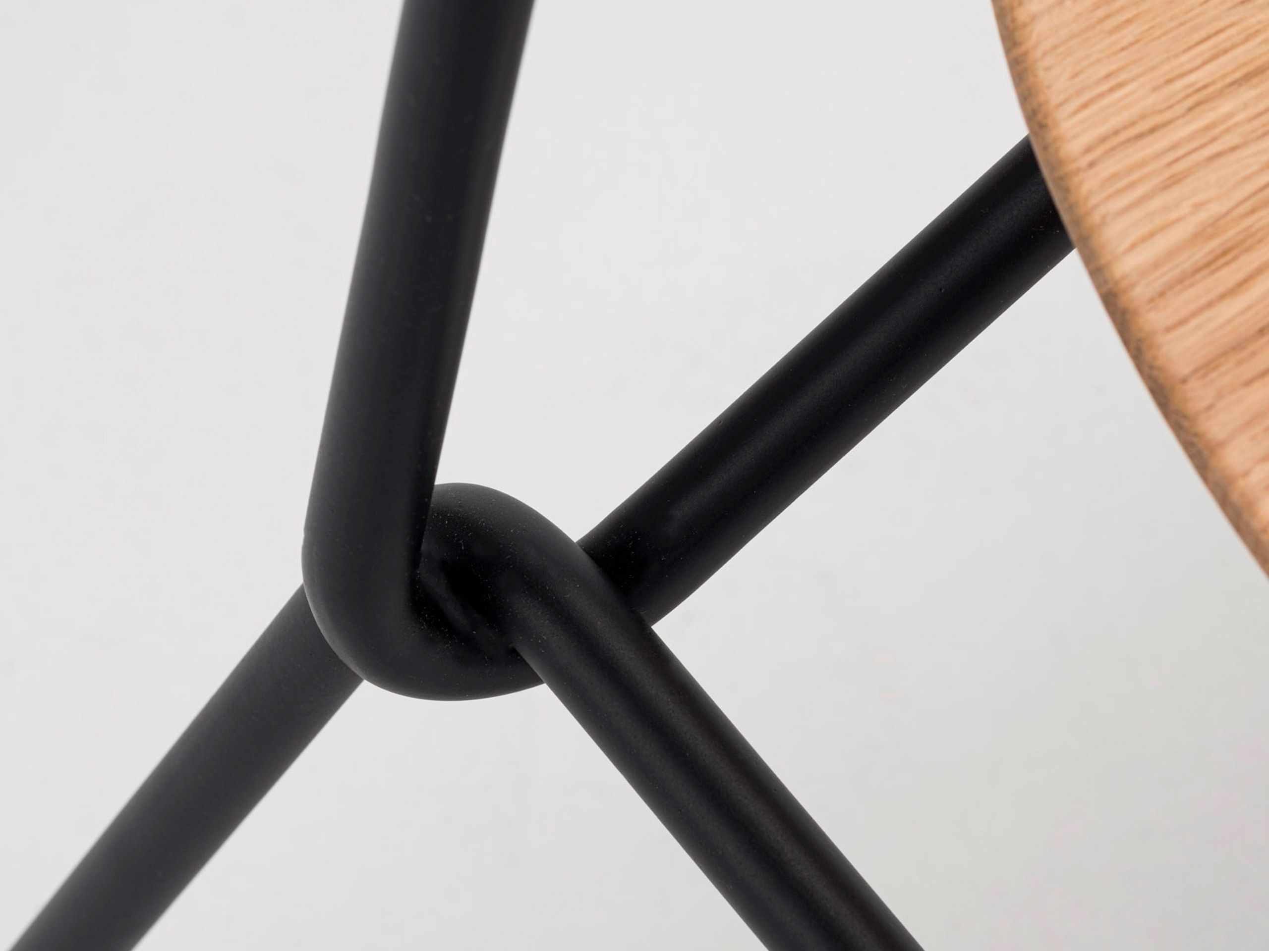 Стул с подлокотниками с открытой спинкой prostoria Strain ARCH-00104296 - Вид №4