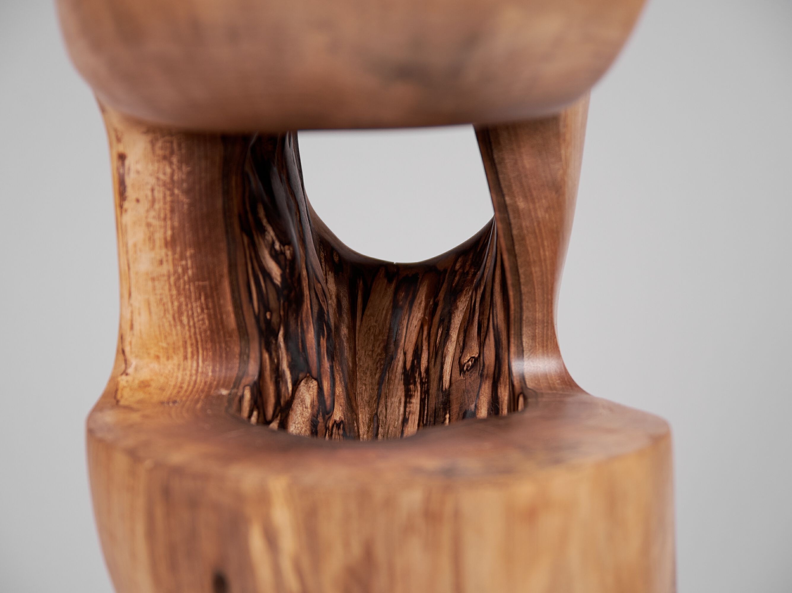 Высокий журнальный столик из грецкого ореха Logniture Leszy ARCH-00042668 - Вид №12