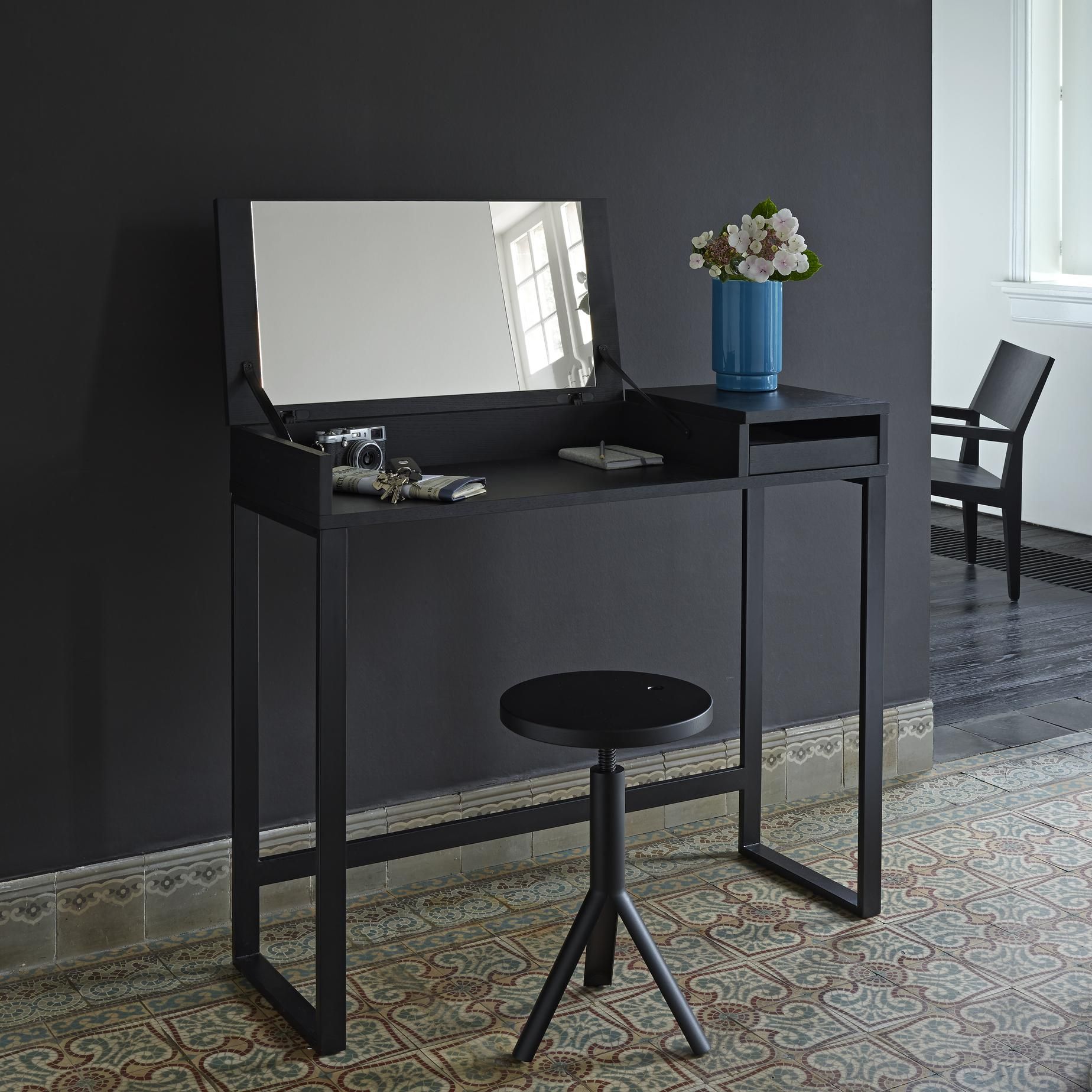 Консольный стол / туалетный столик из ясеня Ligne Roset HELLOBYE ARCH-00137045 - Вид №2