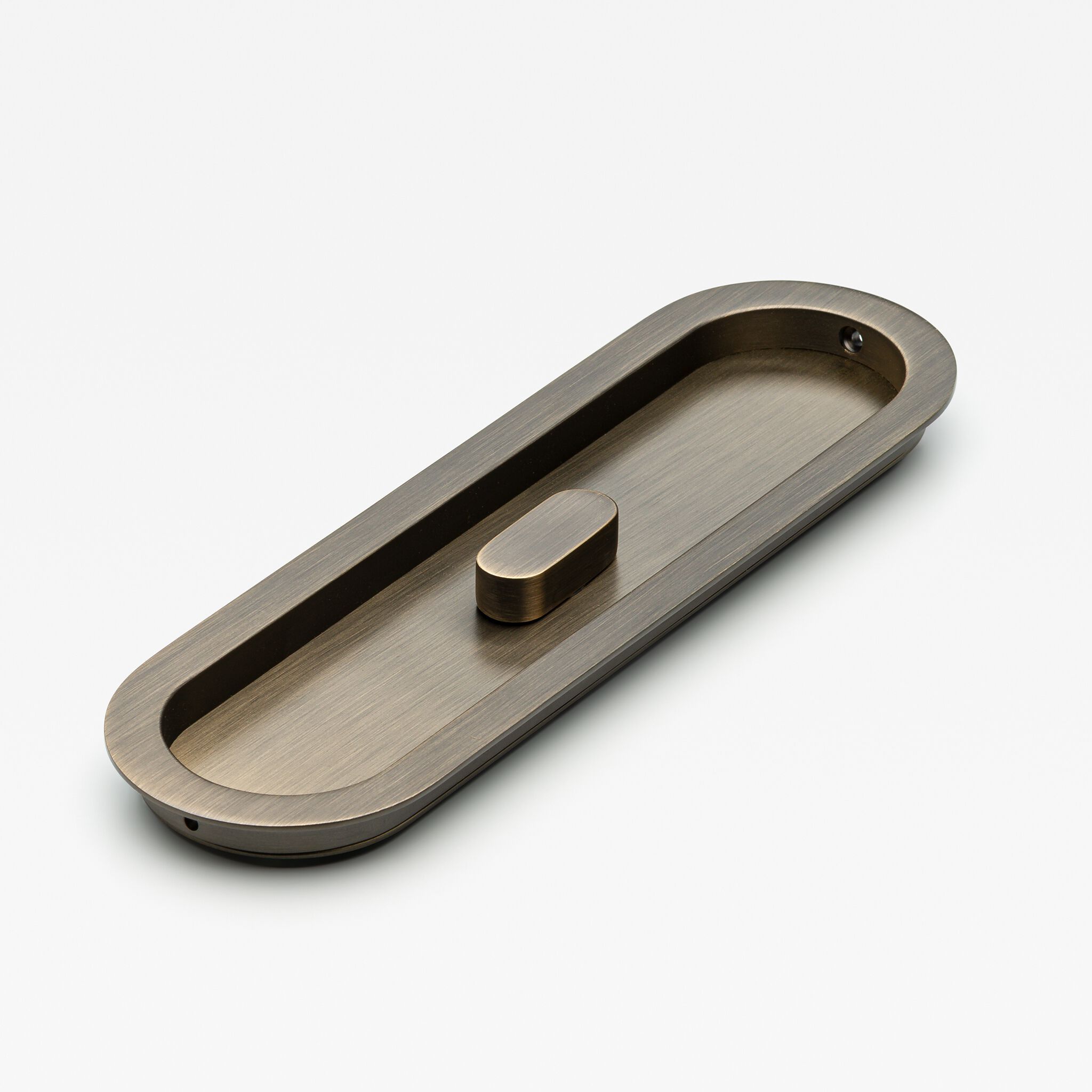 Латунная утопленная ручка Lo & Co Interiors Flush Pull ARCH-00130591 - Вид №1