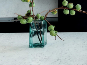 Столешница из керамогранита с мраморным эффектом