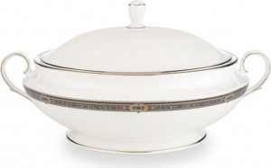 10538231 Lenox Блюдо для горячего с крышкой Lenox "Классические ценности" 1,9л Фарфор костяной