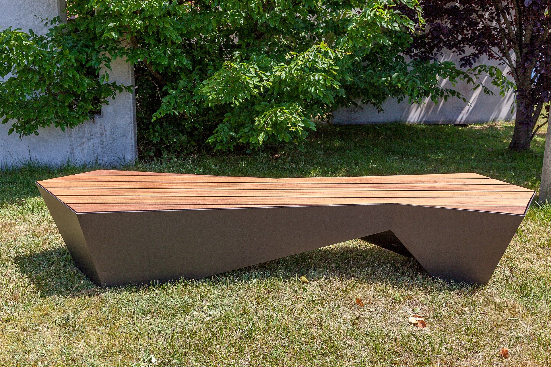 Железная и деревянная скамья SIT Skew ARCH-00043446 - Вид №1