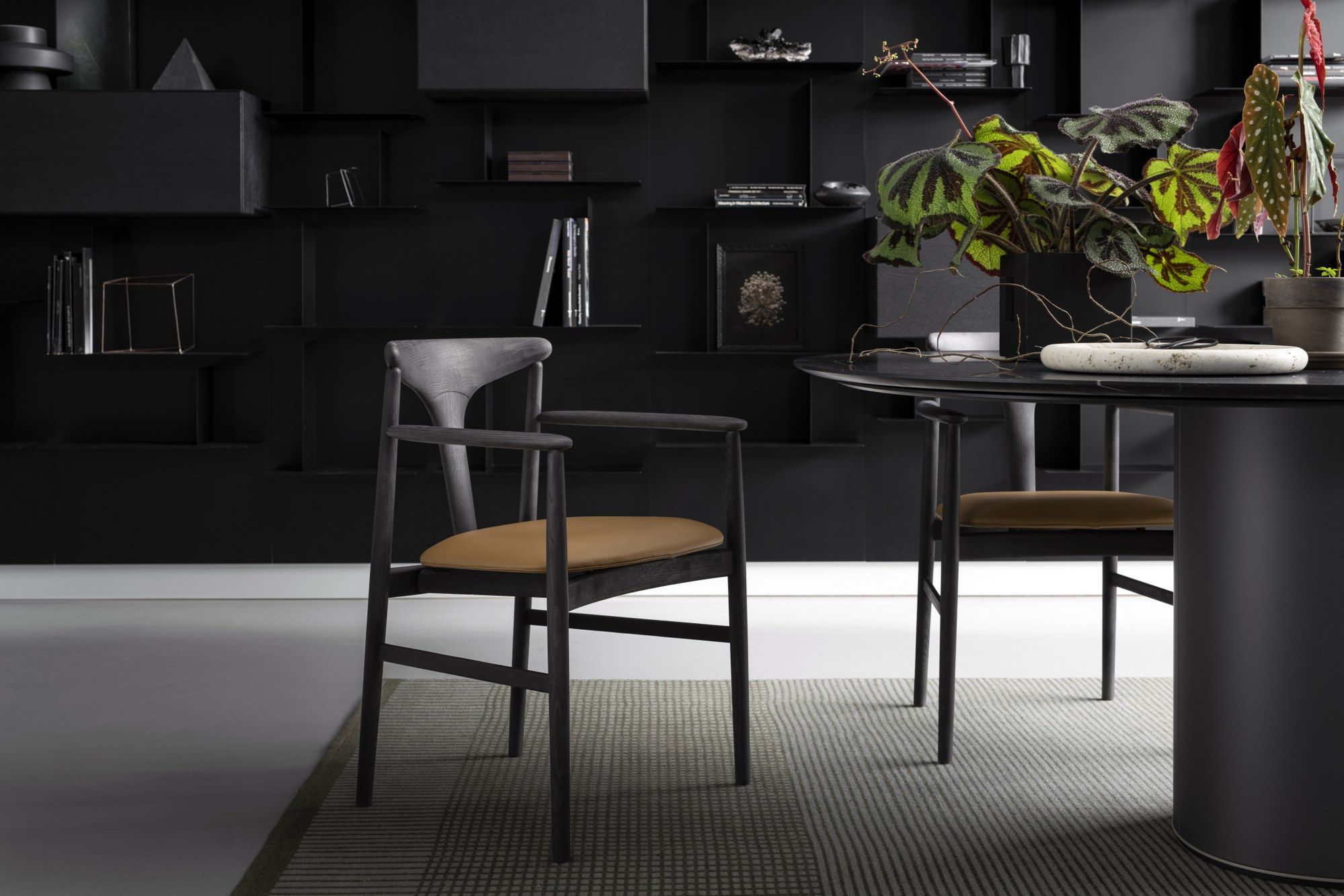 Деревянный стул с подлокотниками Kristalia Tonbo ARCH-00017086 - Вид №1