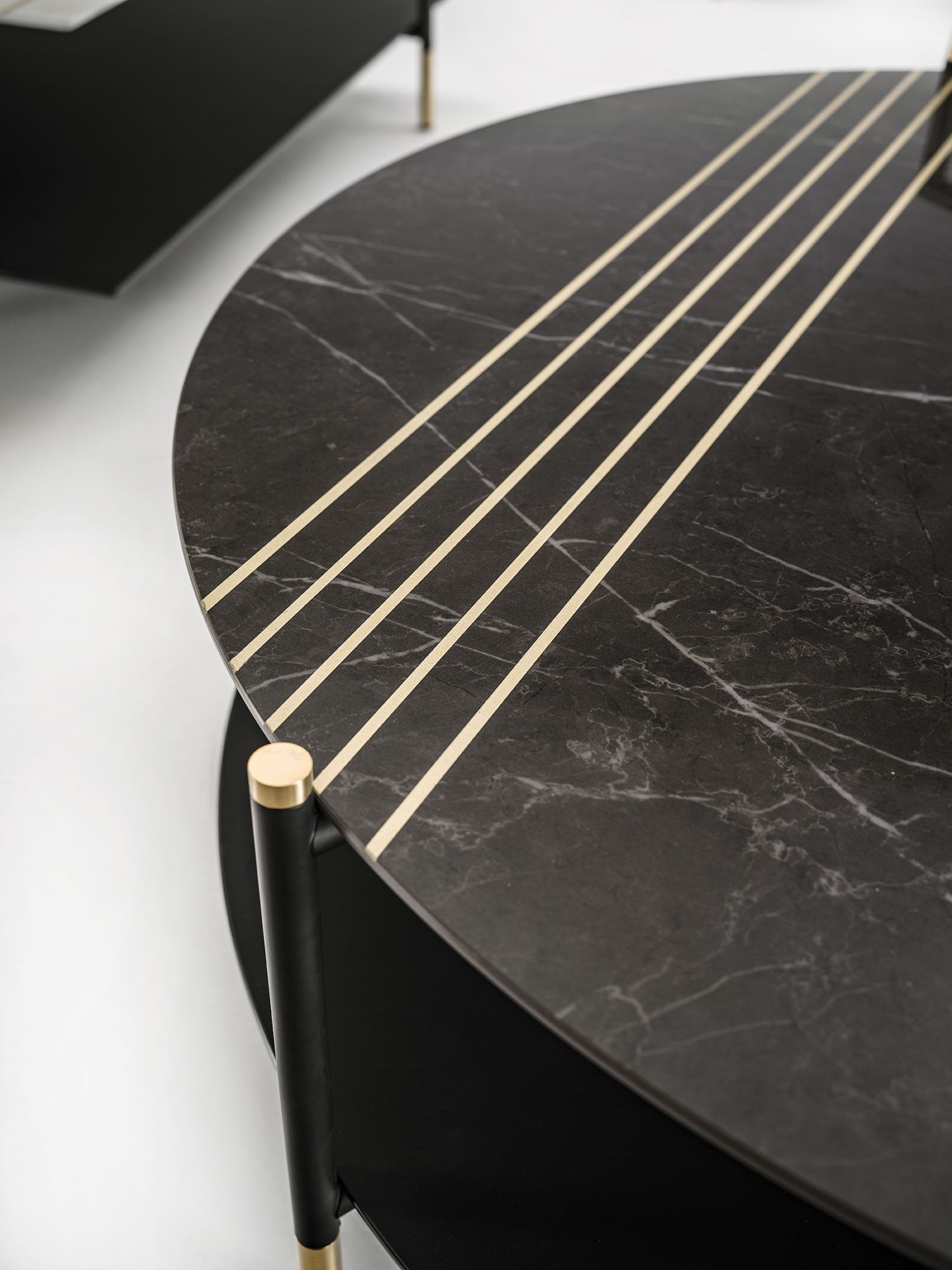 Круглый низкий журнальный столик Frigerio Кевин ARCH-00110772 - Вид №1