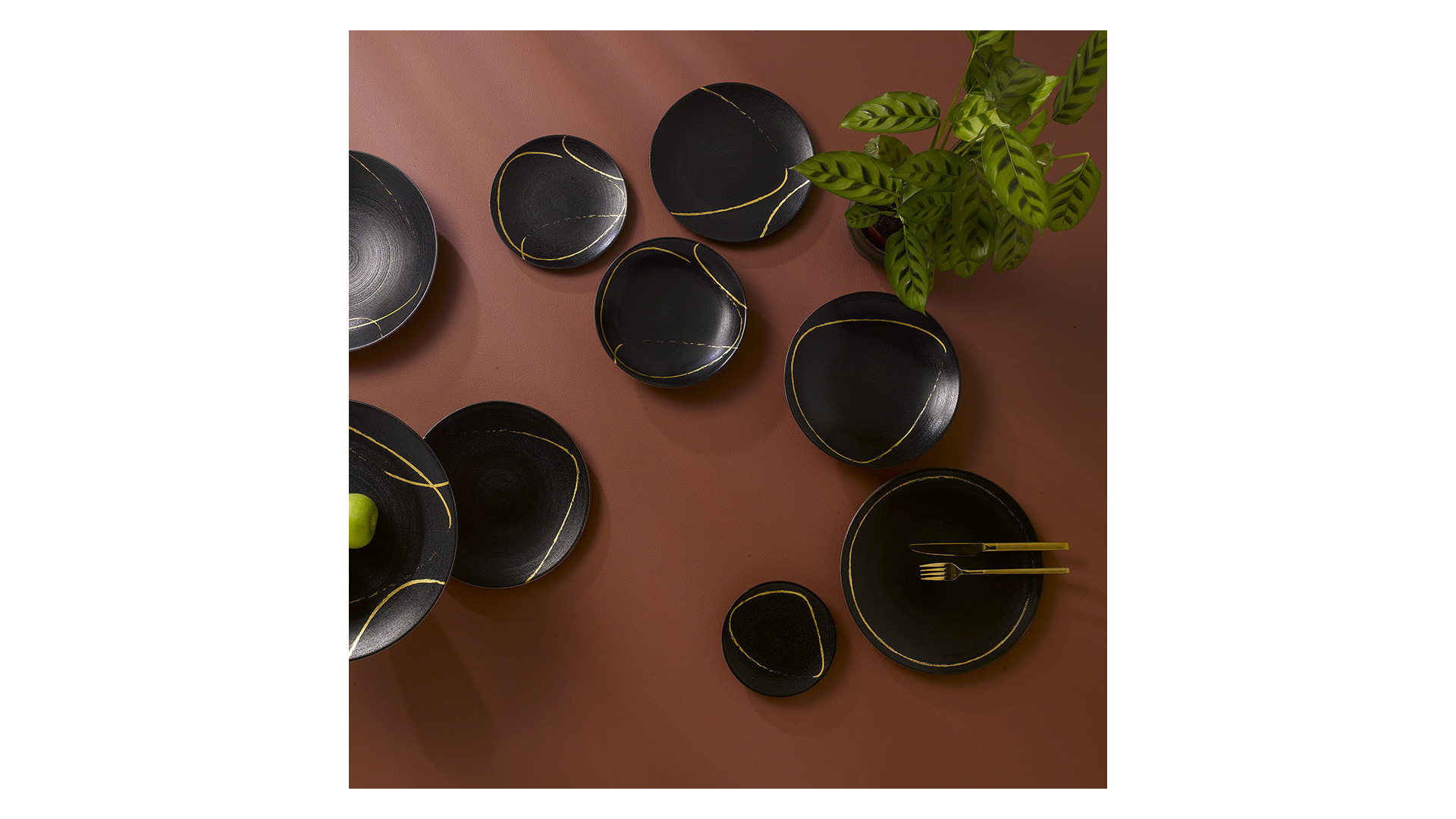 10676158 Royal Crown Derby Набор тарелок обеденных Royal Crown Derby Эскиз. Черный 27см, фарфор, 6шт Фарфор, Керамика  - Вид №3