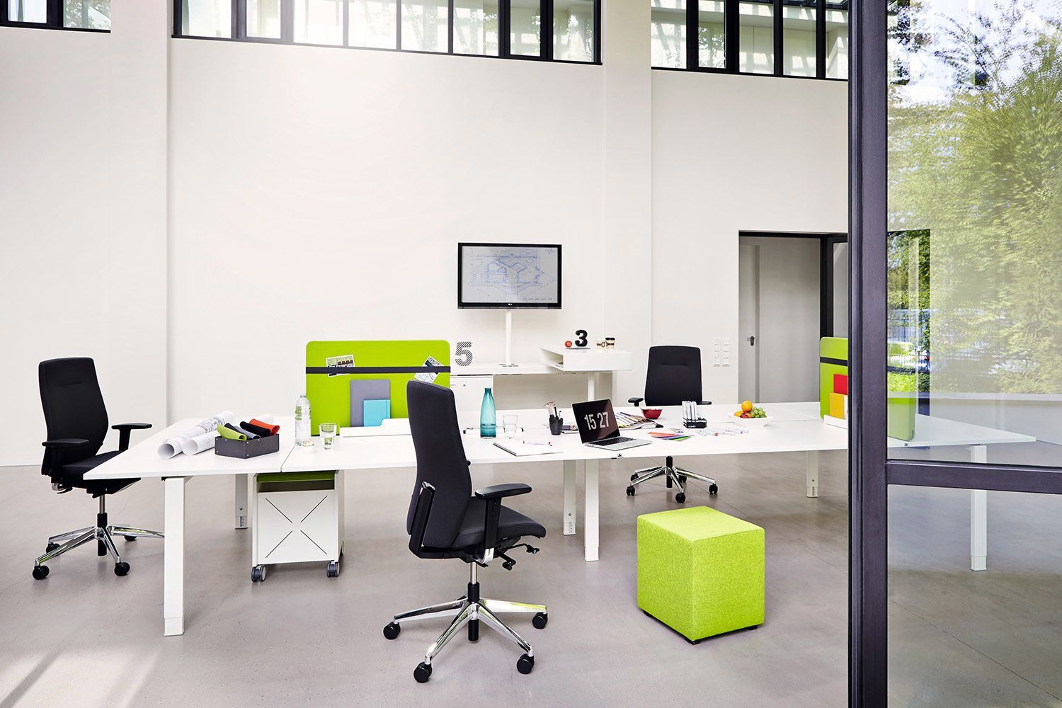 5-спицевое тканевое вращающееся офисное кресло с подголовником König Neurath JET II ARCH-00031937 - Вид №8