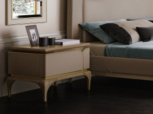 Деревянная тумбочка