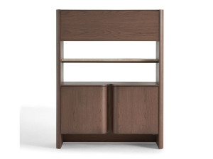 Деревянный шкаф с распашными дверцами