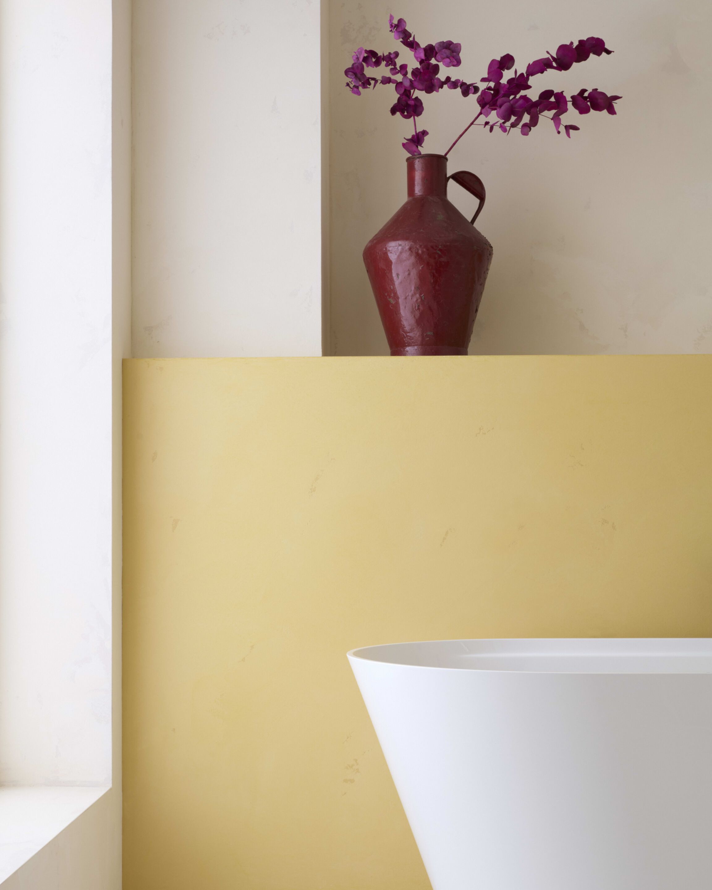 Овальная ванна в центре комнаты в Stonex® Roca Tura ARCH-00058759 - Вид №9