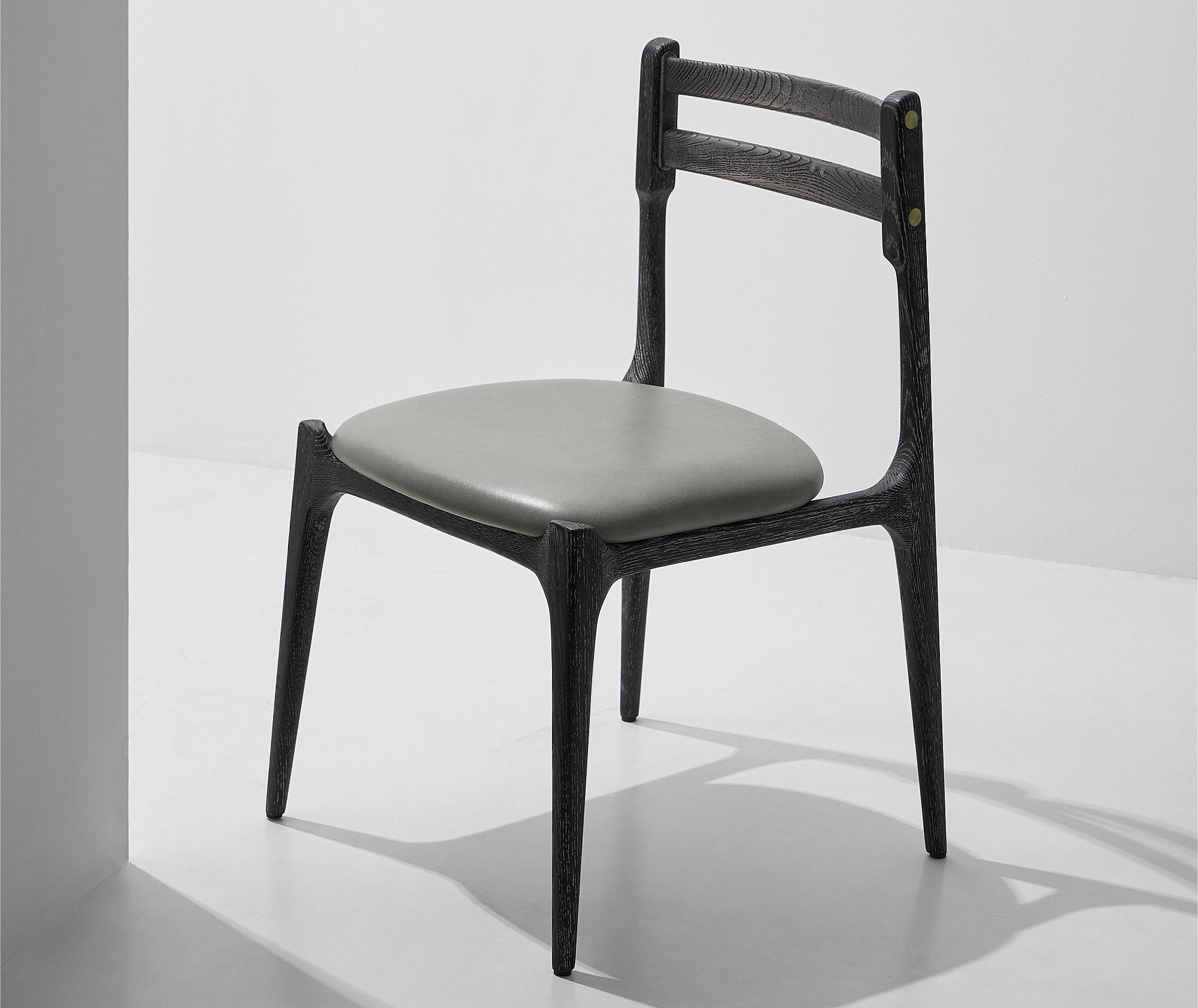 Дубовый стул с мягким сиденьем District Eight Сборка ARCH-00136221 - Вид №2