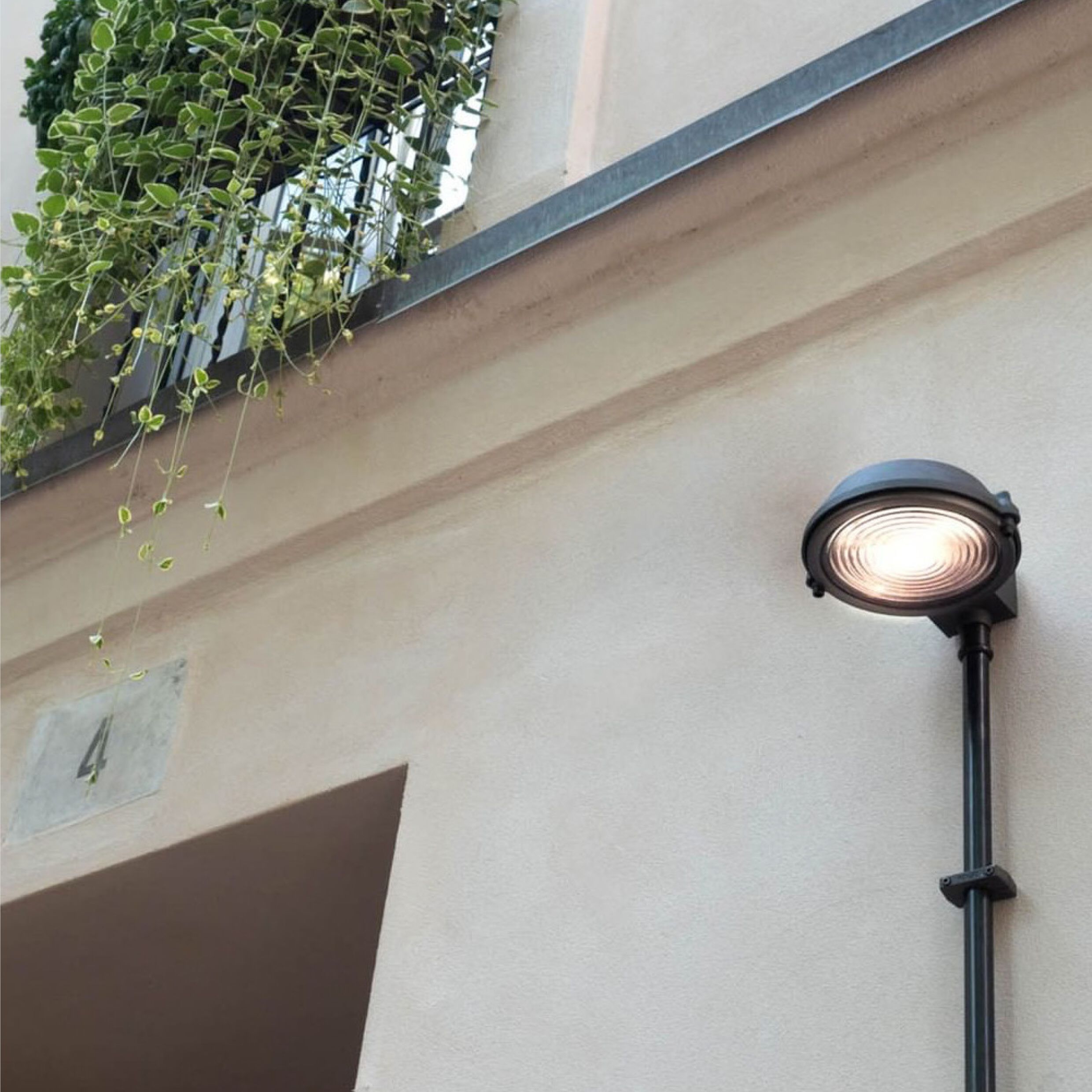 Анодированный алюминиевый настенный светильник Genuit Graphite ARCH-00031809 - Вид №5