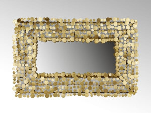 Прямоугольное настенное зеркало с рамкой