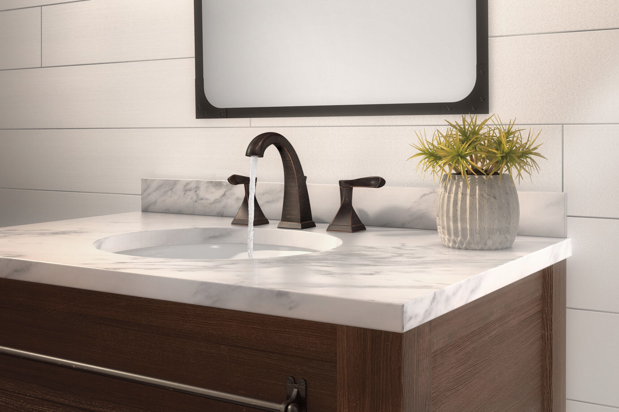 35741-RB-DST Смеситель для ванной комнаты с двумя ручками Delta Faucet Everly Венецианская бронза  - Вид №4