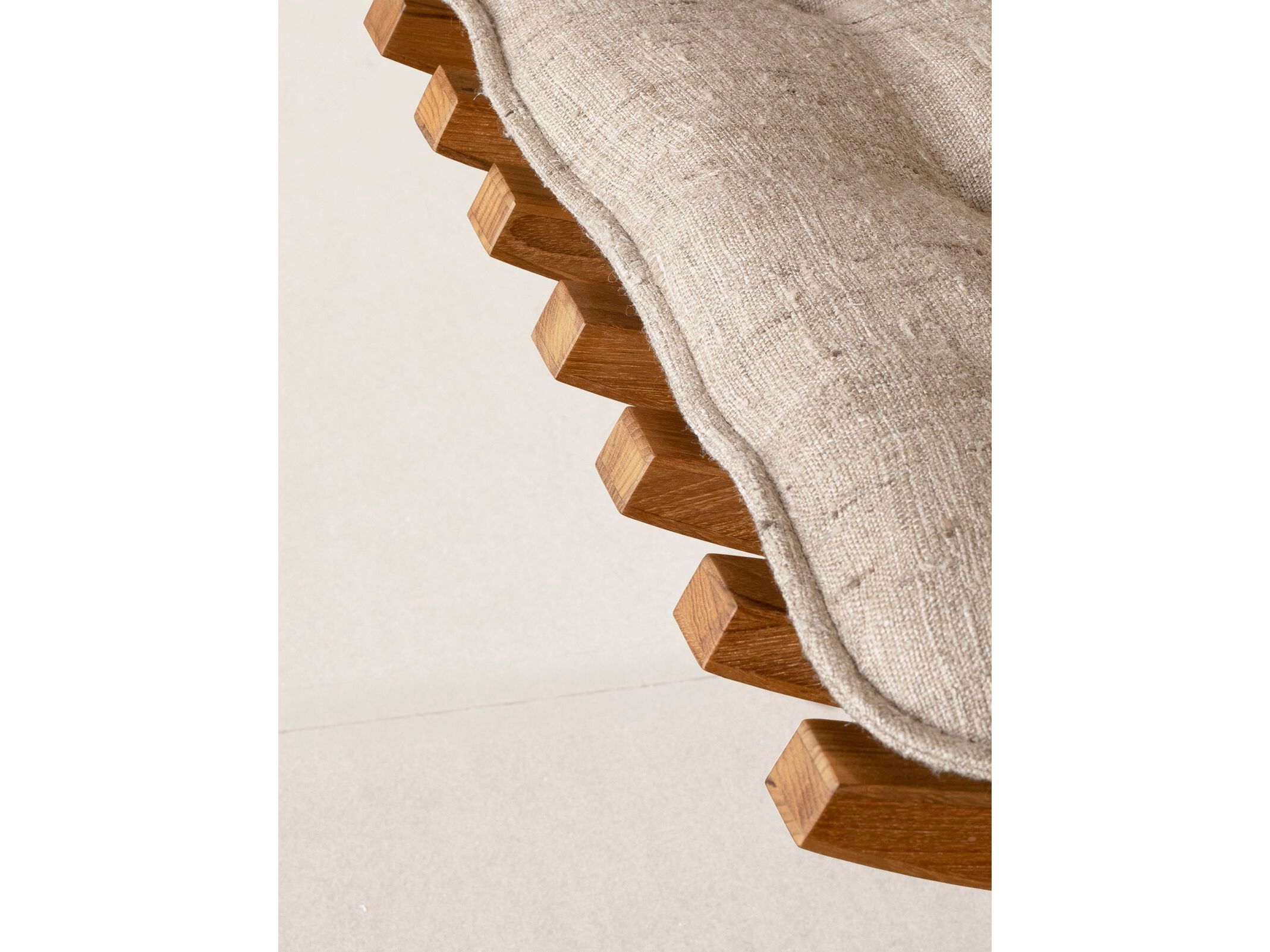 Скамейка из тикового дерева Phantom Hands Nandi ARCH-00011425 - Вид №3