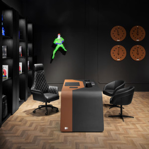 Кожаные настенные часы