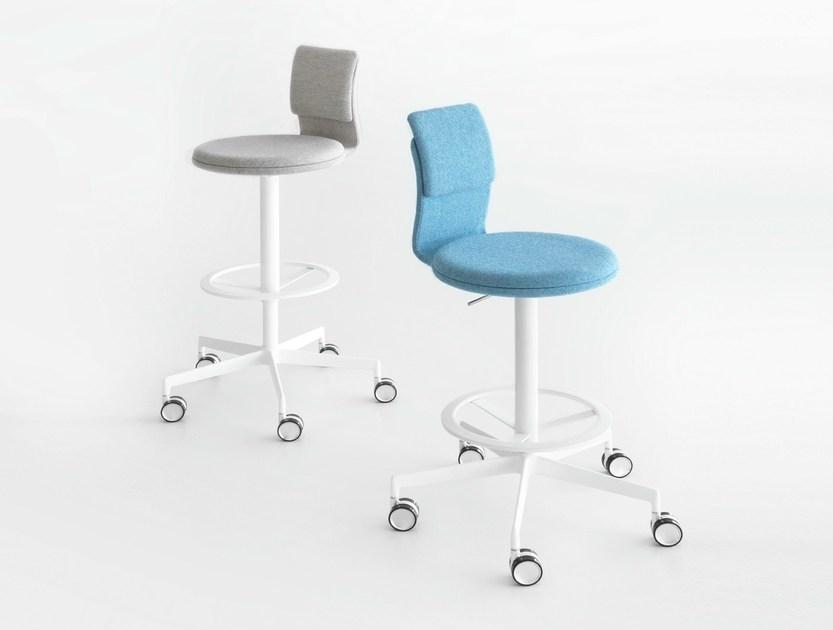 Lapalma Регулируемый по высоте табурет из ткани на колесиках со спинкой Lab S71 - Вид №2