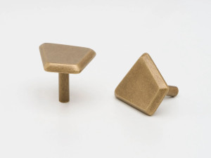 Латунная ручка