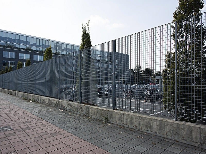 Ограждение из решетки Defim Orsogril PLEIONE® ARCH-00120339 - Вид №1