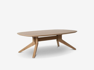 Овальный журнальный столик из грецкого ореха