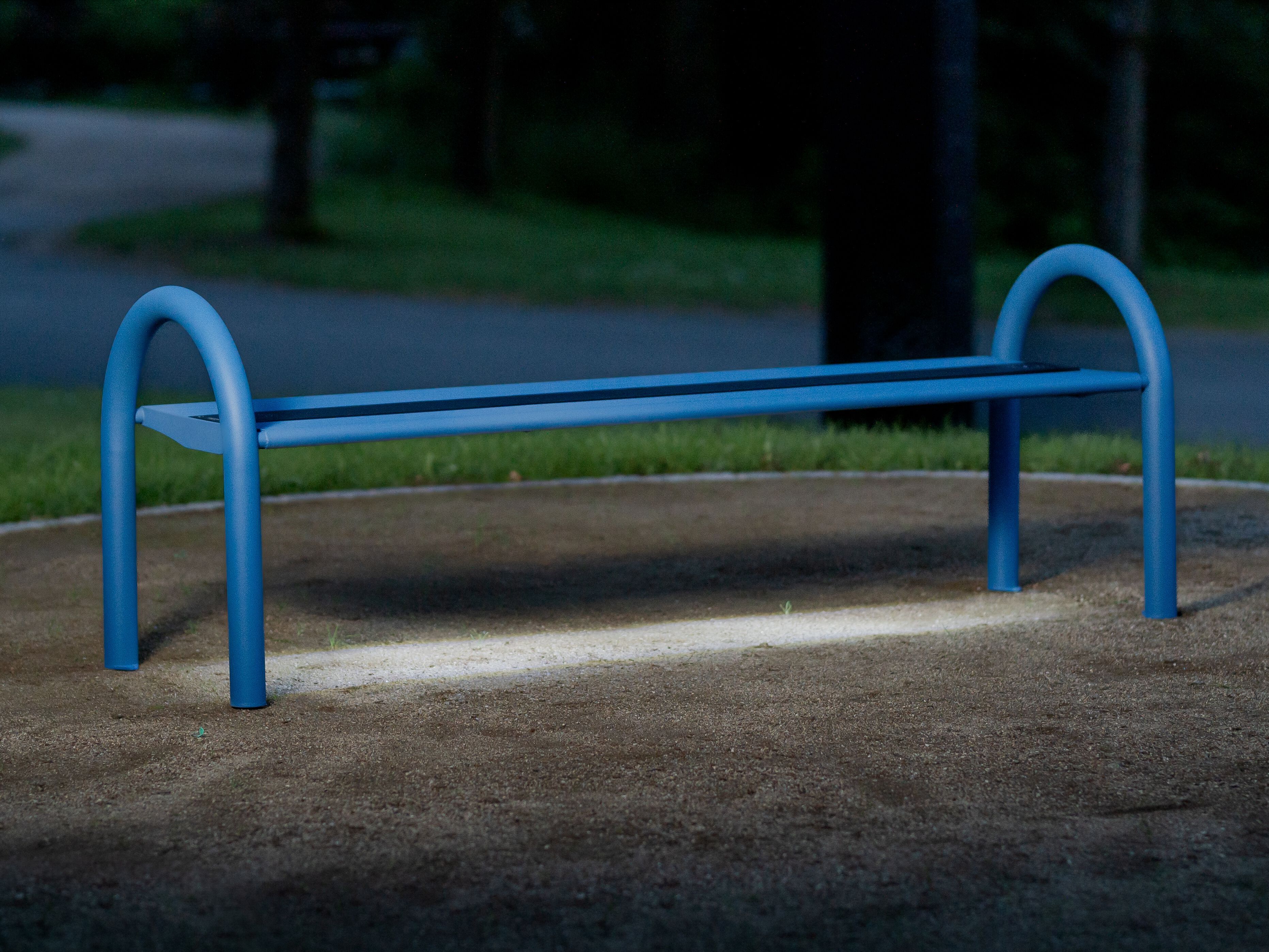 Скамейка из нержавеющей стали со встроенным освещением с подлокотниками BENKERT BANKE Siardo ARCH-00137308