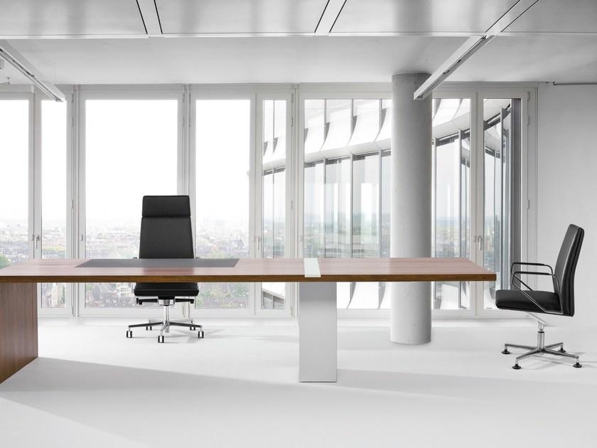 Spiegels 5-спицевое вращающееся кожаное офисное кресло с подлокотниками .pilot P200 - Вид №3