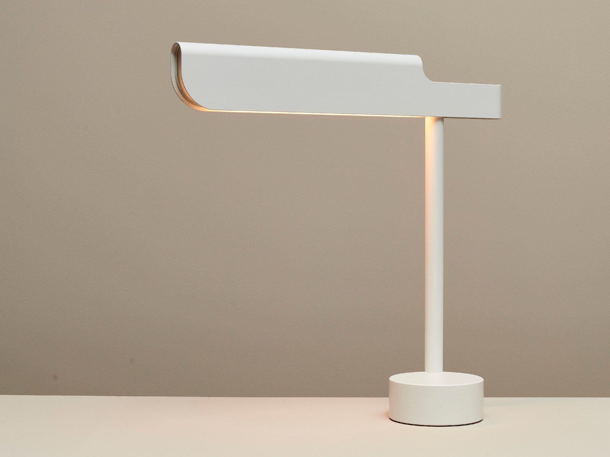 Регулируемая светодиодная настольная лампа Formagenda профиль ARCH-00067340 - Вид №7