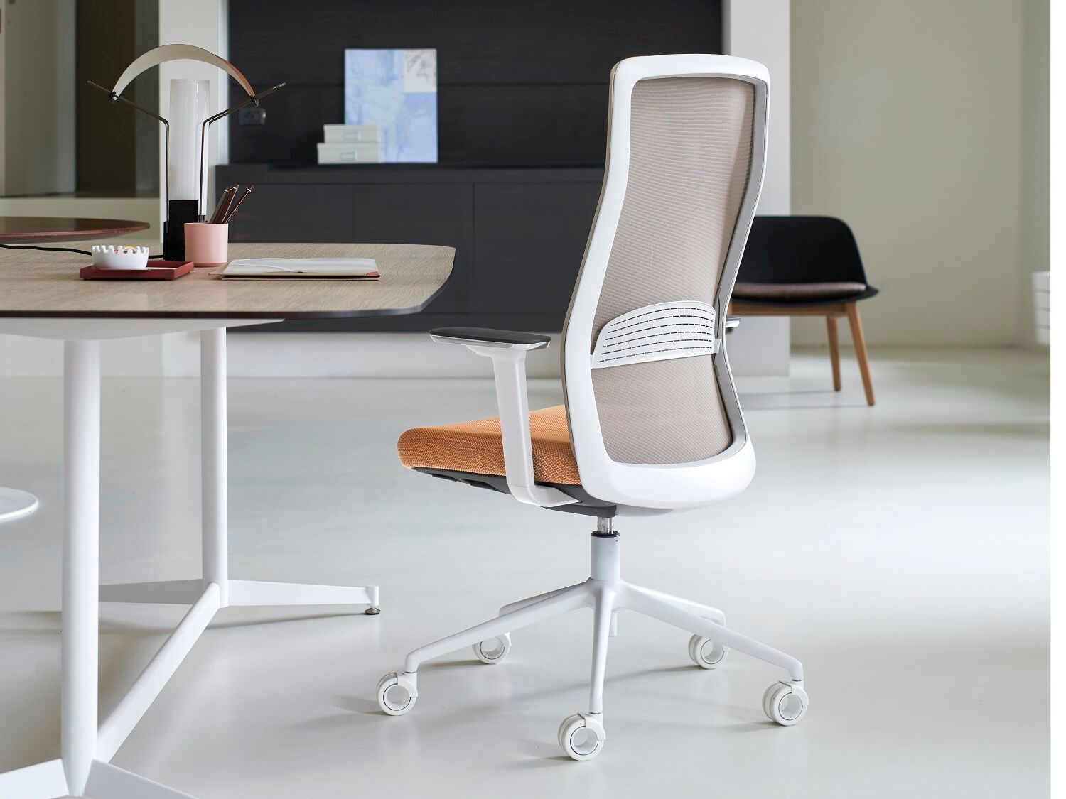 Пластиковый операционный офисный стул с подлокотниками 5 спиц Quinti Sedute It's It ARCH-00103539 - Вид №5