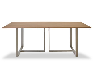 Деревянный прямоугольный садовый стол с металлическим основанием