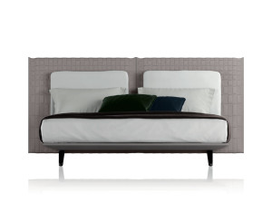 Двуспальная кровать из ткани с мягким изголовьем