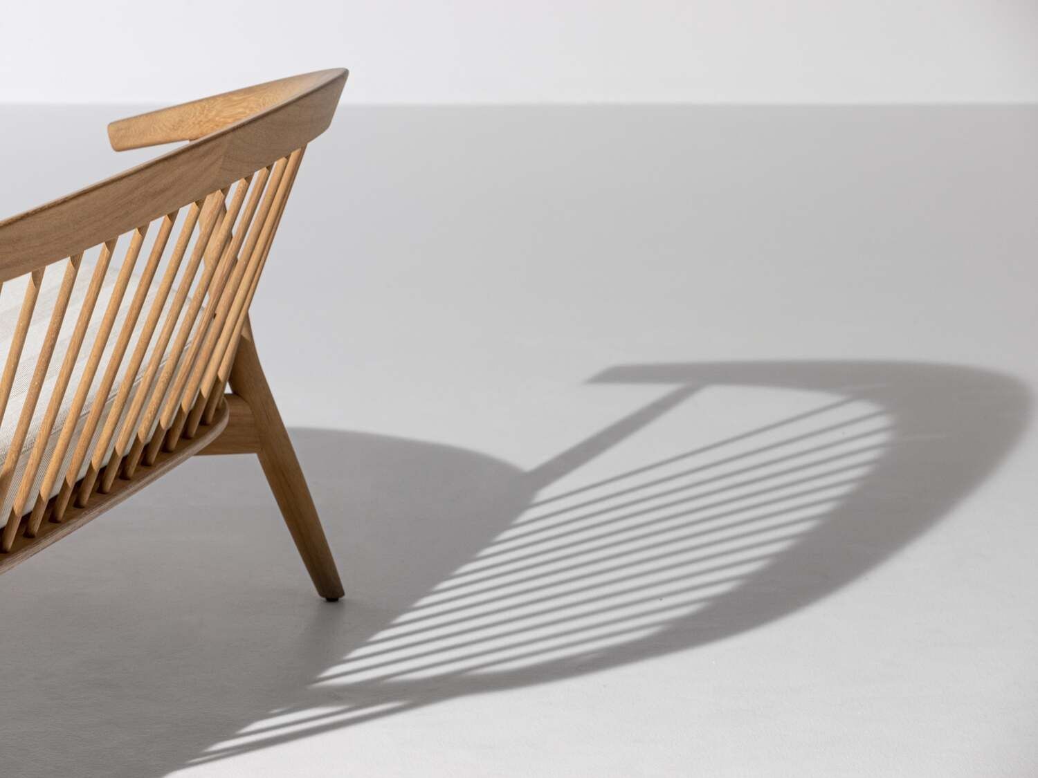 Садовое кресло из ироко и ткани CAPPELLINI Newood Lido ARCH-00141529 - Вид №1