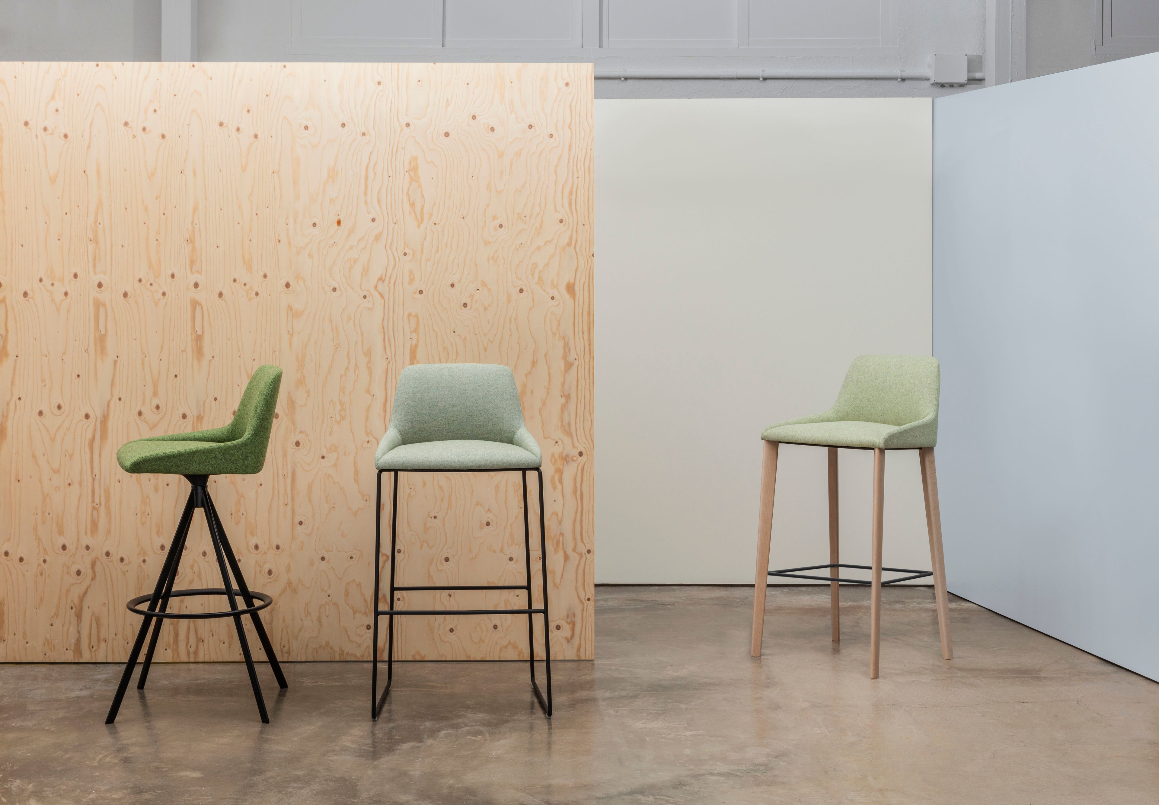 Высокий поворотный стул из ткани Andreu World ALYA BQ1590 / BQ1591 ARCH-00116749 - Вид №4