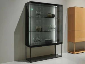 Kettnaker Витрина со встроенным освещением Soma