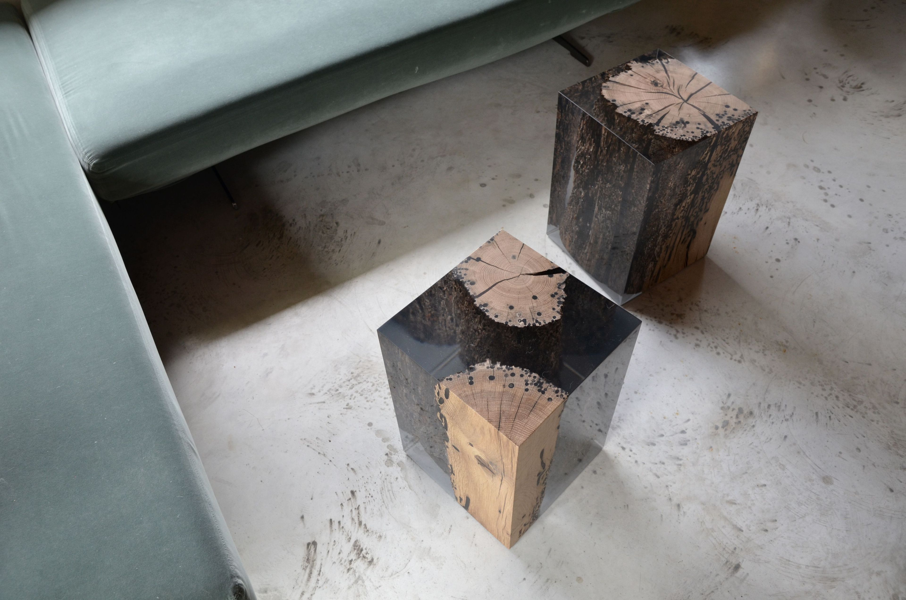 Табурет / журнальный столик из дуба и смолы alcarol Bricola ARCH-00008282 - Вид №11