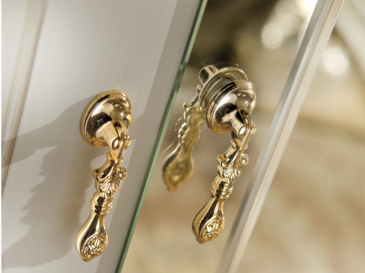 Деревянный шкаф с зеркалом CASA +39 La Fenice ARCH-00064391 - Вид №1