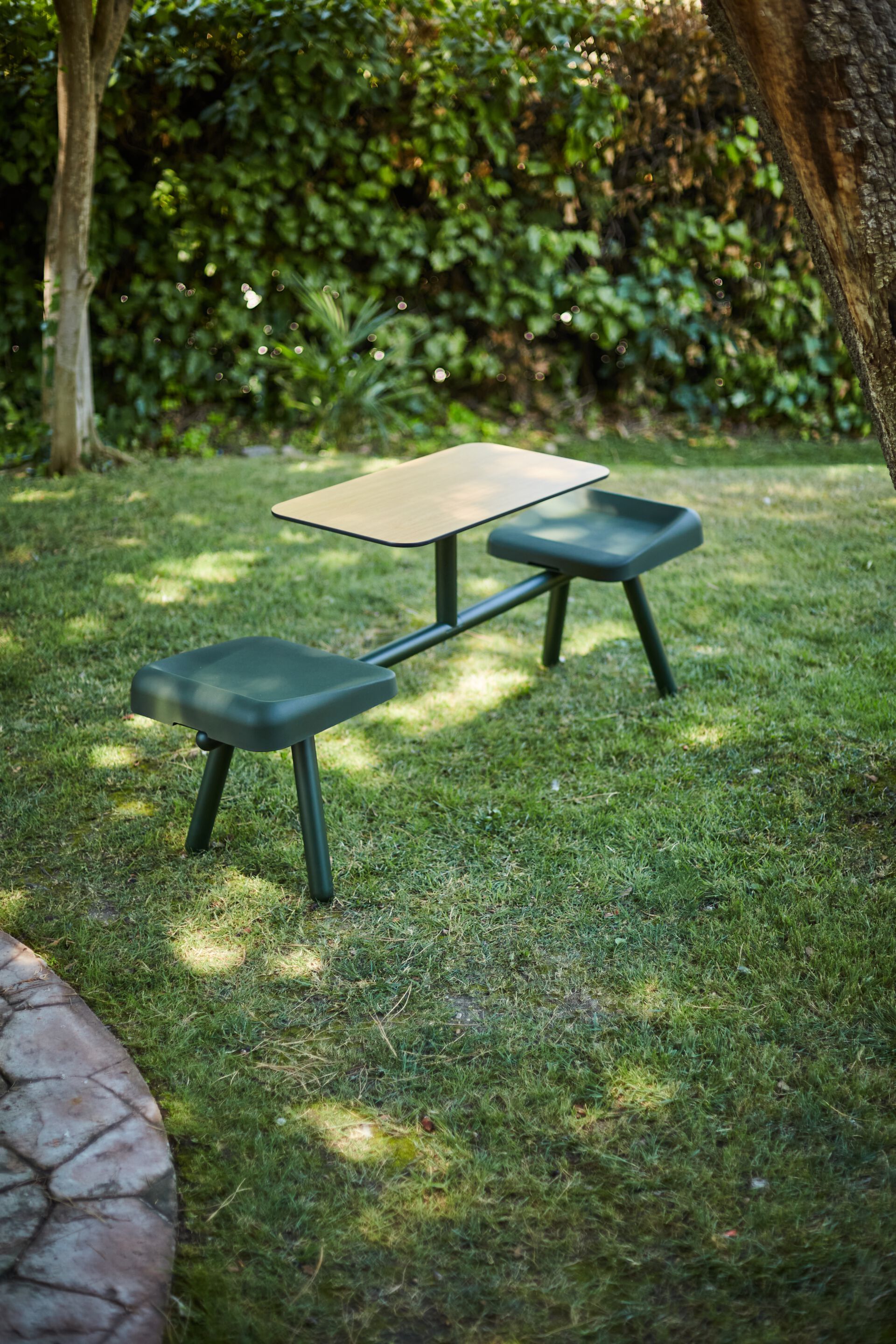 Polyurethane and wood monoblock canteen table with integrated seats Bõln Slim ARCH-00129228 - Вид №2