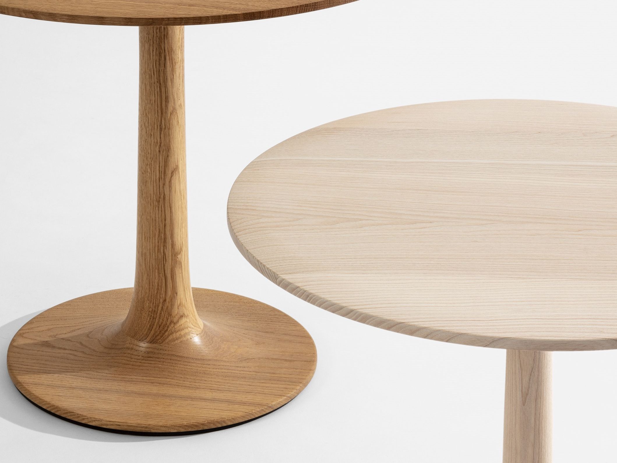 Деревянный круглый низкий журнальный столик ZEITRAUM Turntable ARCH-00104009 - Вид №10