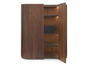 Деревянный шкаф со встроенным освещением