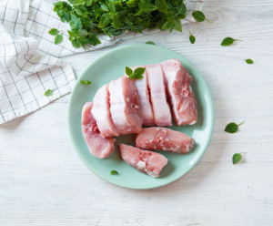 3754 Стейк из спинки кролика (корейка) Вкусляндия