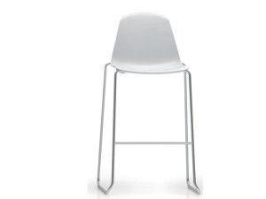 Высокий табурет со спинкой