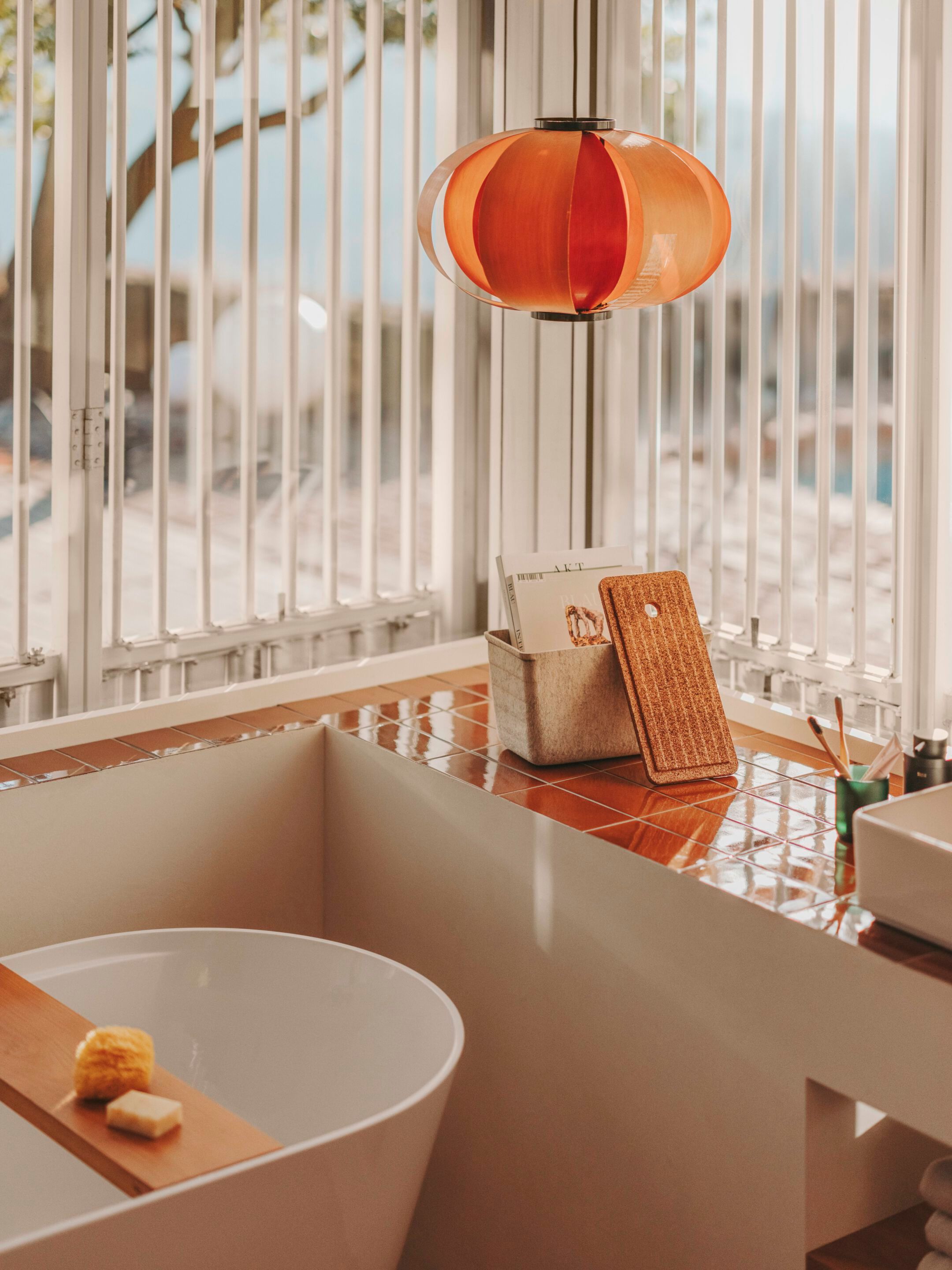 Овальная ванна в центре комнаты в Stonex® Roca Tura ARCH-00058759 - Вид №25