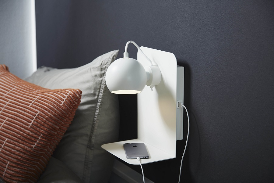 401666011 Лампа настенная ball с разъемом usb, 22х30 см, белая матовая с белым шнуром Frandsen  - Вид №1