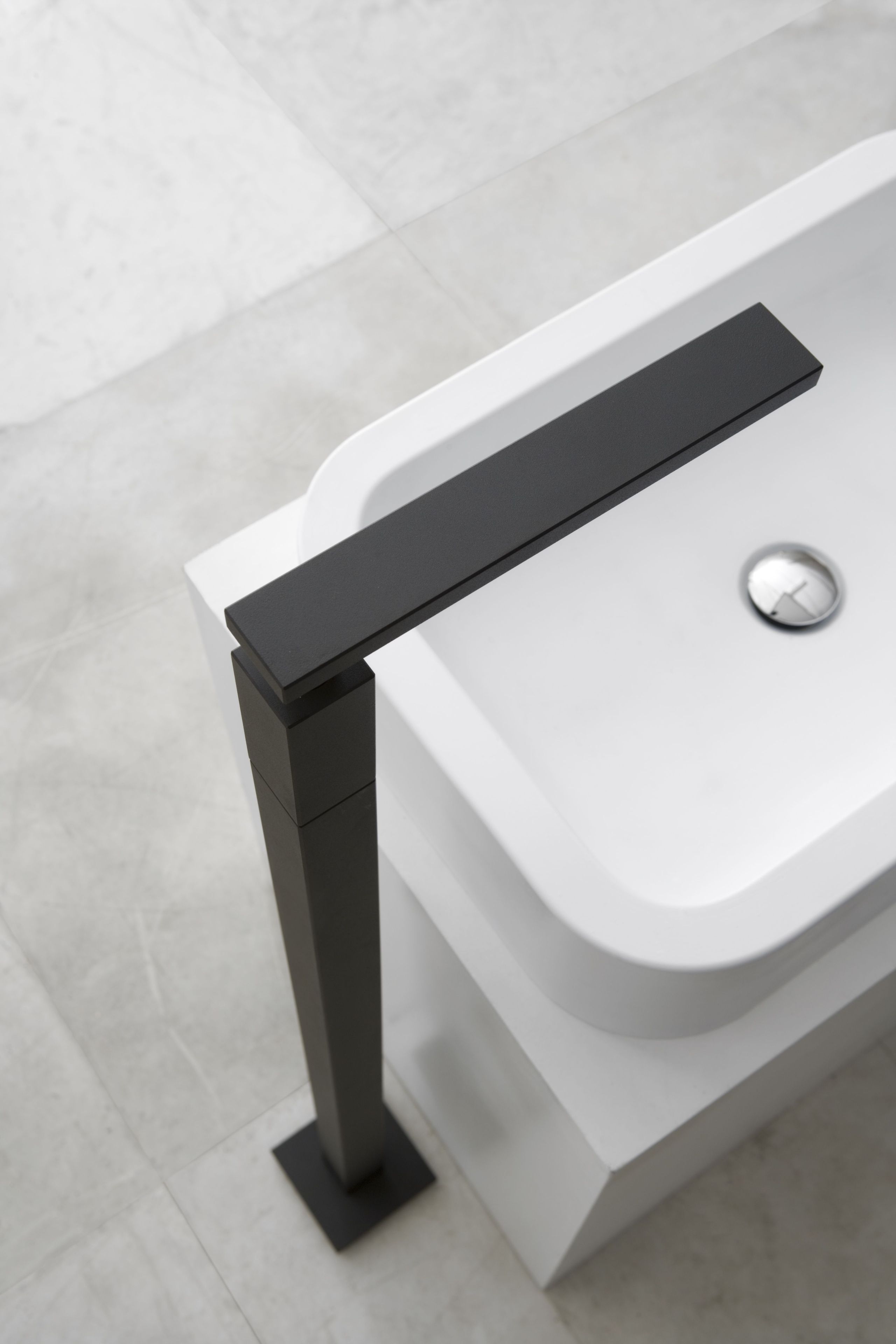 Напольная дозирующая насадка для умывальника Graff Solar ARCH-00032980 - Вид №1