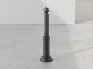 Металлический фиксированный столб боллард с опорной плитой