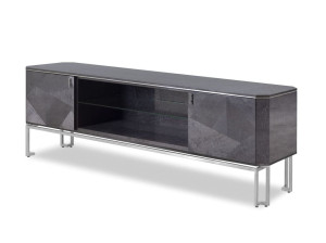 Деревянный шкаф для телевизора с распашными дверцами