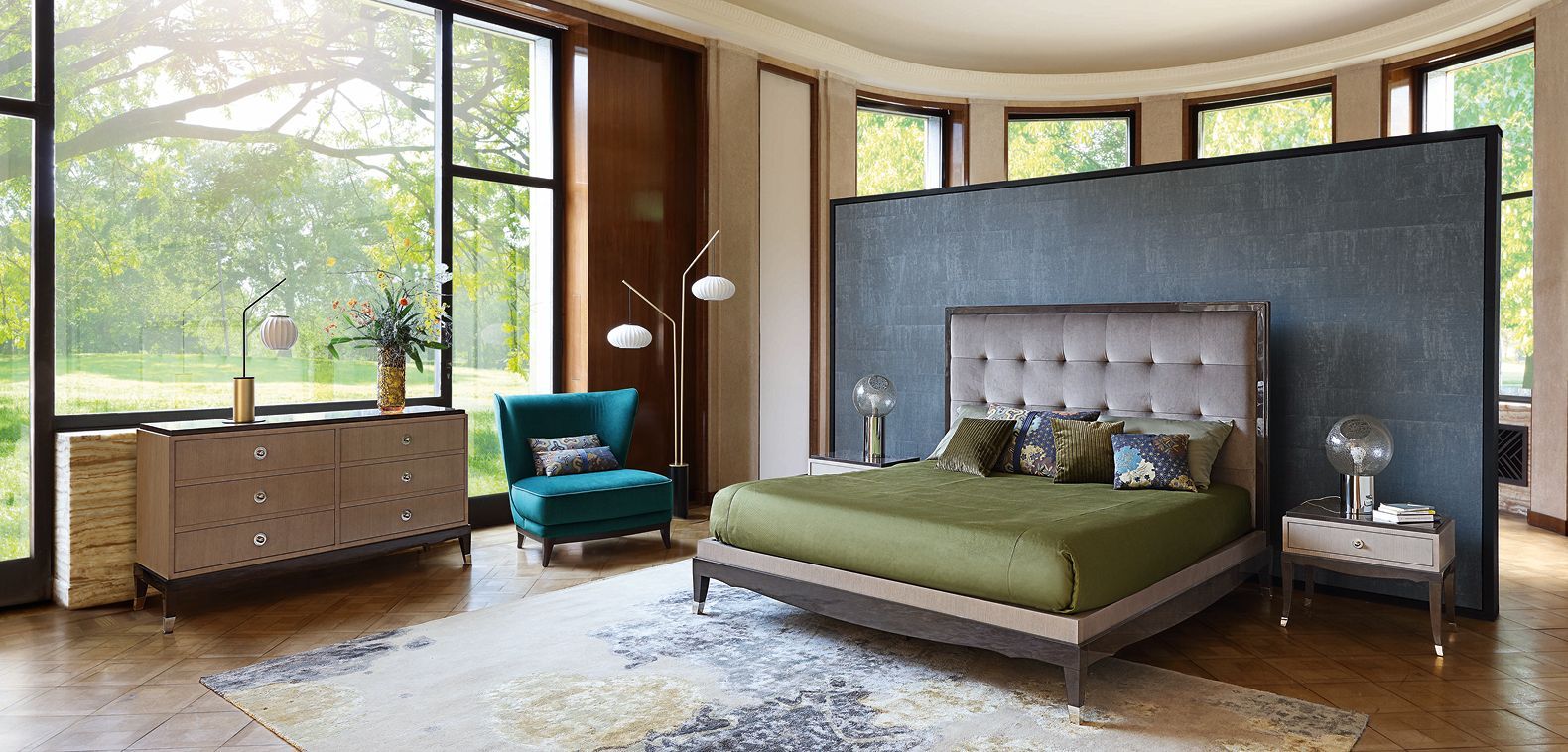 Двуспальная кровать из ясеня с капитонным изголовьем ROCHE BOBOIS Grand Hotel ARCH-00103113 - Вид №1