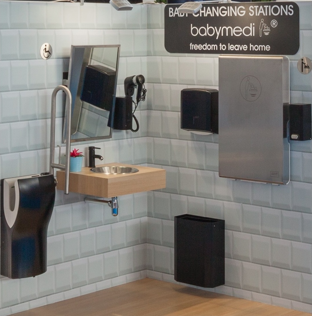 CP0016VCS Вертикальное пеленальное место для младенцев mediclinics  - Вид №1