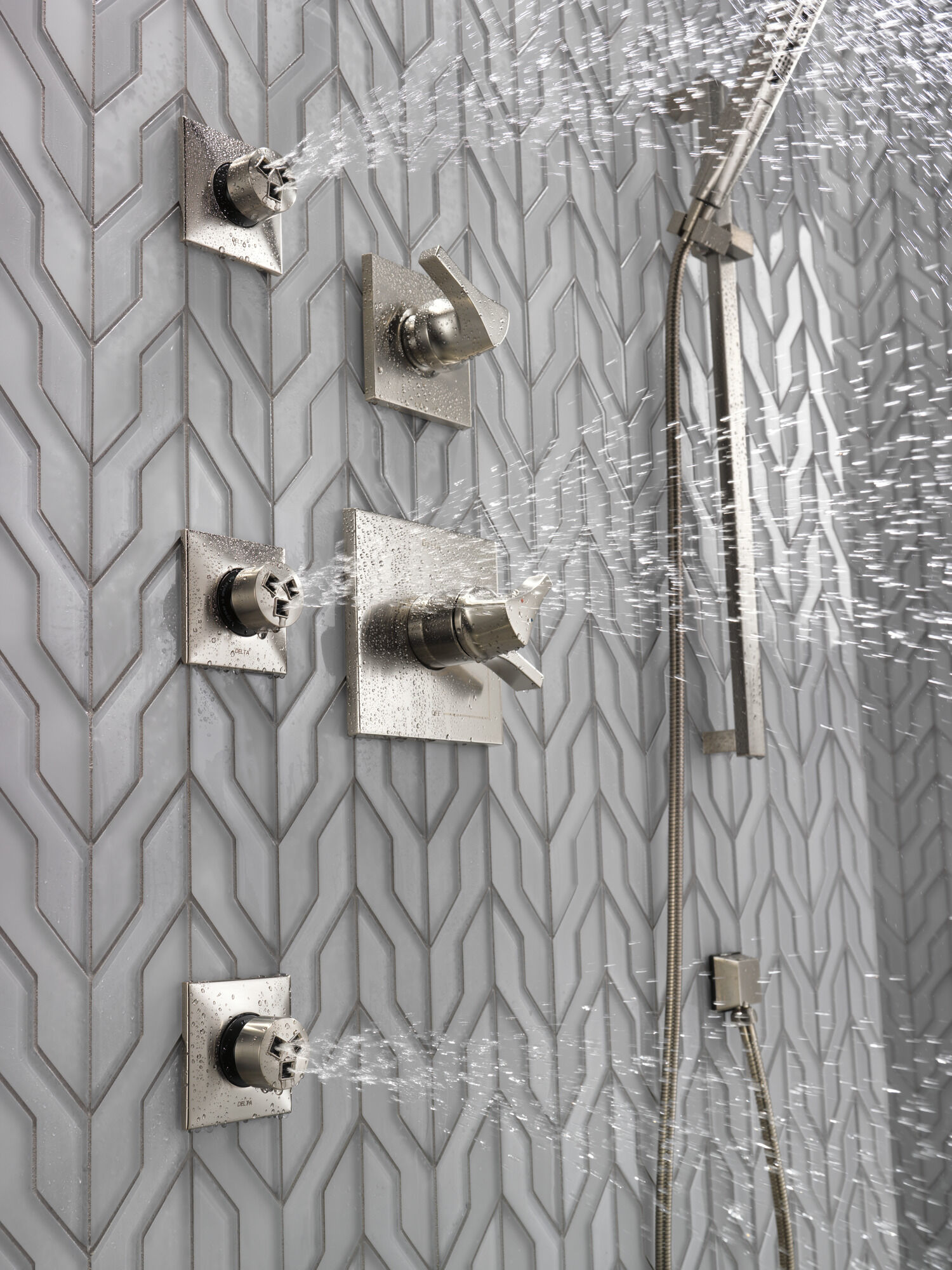 HydraChoice® Body Spray - H2Okinetic® Успокаивающая насадка-спрей Delta Faucet SH5003-SS - Вид №37