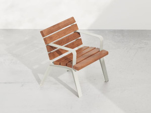 Одноместное сиденье с подлокотниками и лентами из Окуме